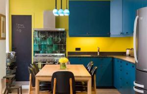 Tandem colore impressionante per la vostra cucina. 6 combinazioni di colori chic
