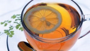 Quanto utile tè con limone e come fermentare