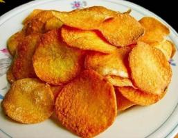 Chips di patate a casa per 10 minuti.