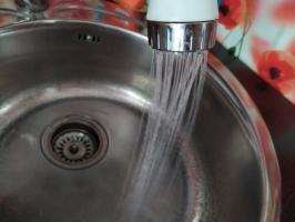 Segreti risparmiare acqua: come pagare per l'acqua è 5 volte inferiore usando la toilette, i dispositivi