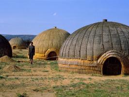 Perché i popoli indigeni in Africa costruiscono case rotonde