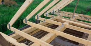 Come fare una casa di legno del soffitto?