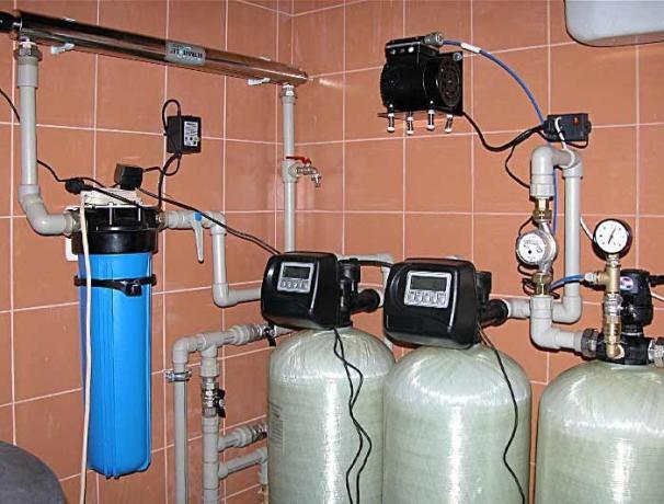 Un sistema di purificazione dell'acqua in cottage