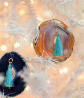 Designer di gioielli realizzata in agata per alberi di Natale del nuovo anno. Facile, semplice e poco costoso