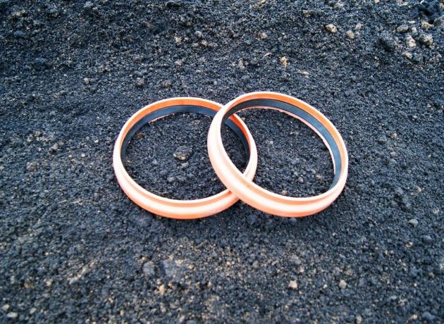 cerchio con un anello di tenuta del tubo di plastica 
