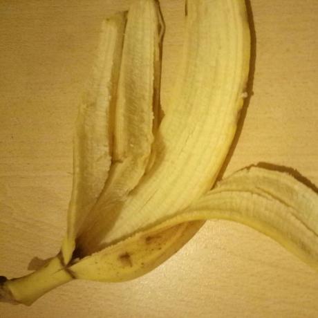 buccia di banana può aiutare alleviare lo stress, se si prepara un decotto da esso e da bere.