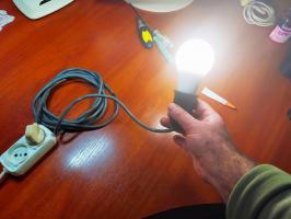 Una semplice riparazione bruciato-out LED-lampade. Ancora servire!