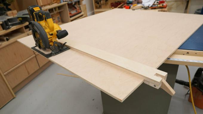dal sito - https://ibuildit.ca/projects/how-to-make-a-straightedge-guide/