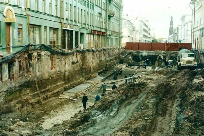 Kazan. La ricostruzione della strada Bauman. 
