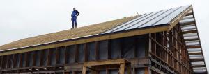 L'installazione del tetto cucitura: Disposizione torta di copertura e l'installazione di pannelli aggraffatura