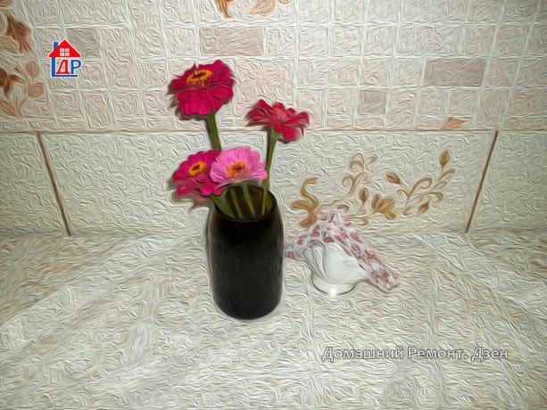 Vaso ready-made di fiori dalla bottiglia