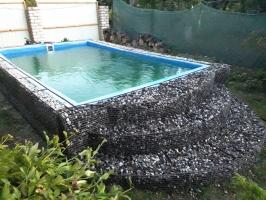 L'uomo aveva costruito sul sito della piscina albero - è venuto bruscamente 👍